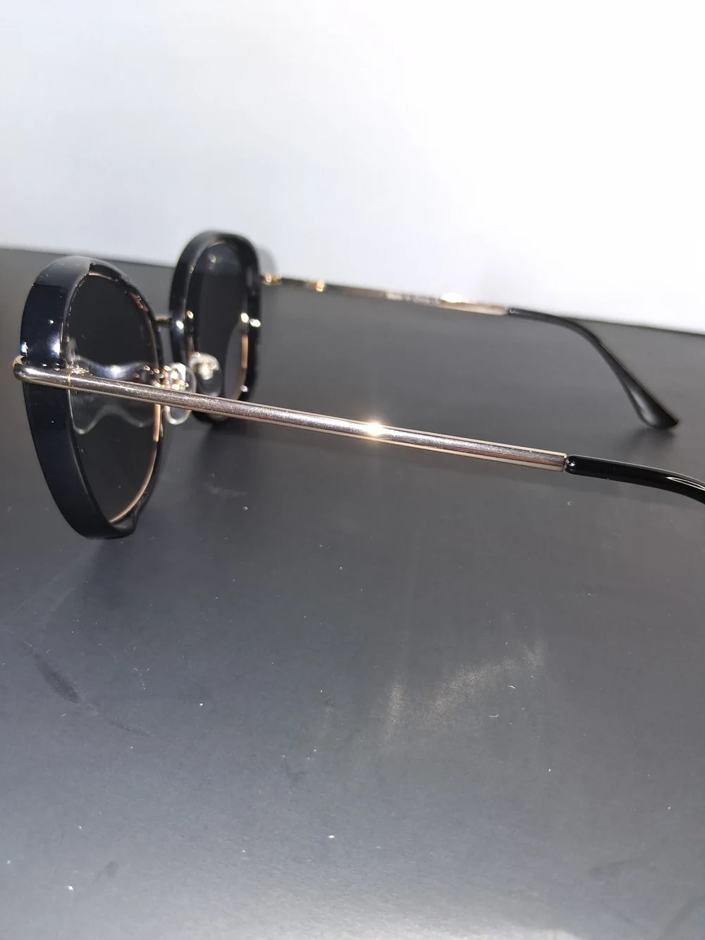 Classic Black Round Women's Sunglasses